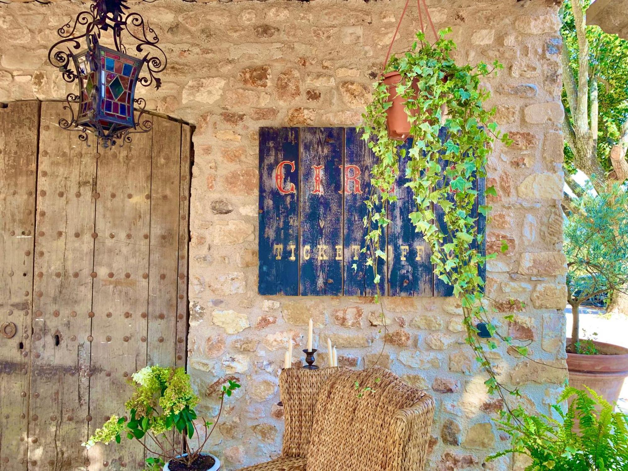 Domaine D'Egenia Villa รูสซียง ภายนอก รูปภาพ
